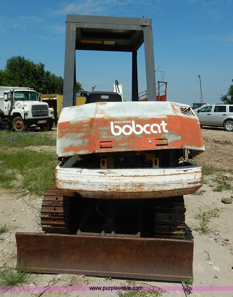 image for item J3758 1988 Bobcat 100 compact excavator