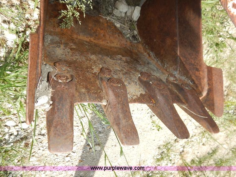 image for item J3758 1988 Bobcat 100 compact excavator