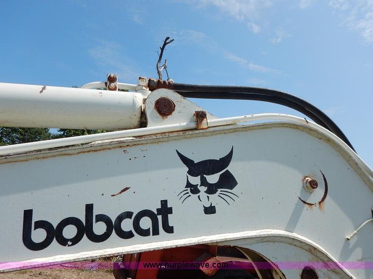 image for item J3758 1988 Bobcat 100 compact excavator