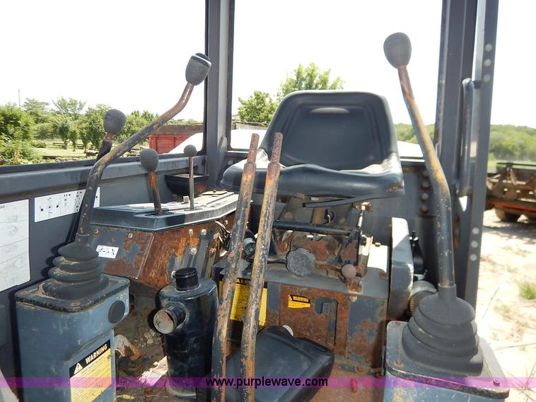 image for item J3758 1988 Bobcat 100 compact excavator