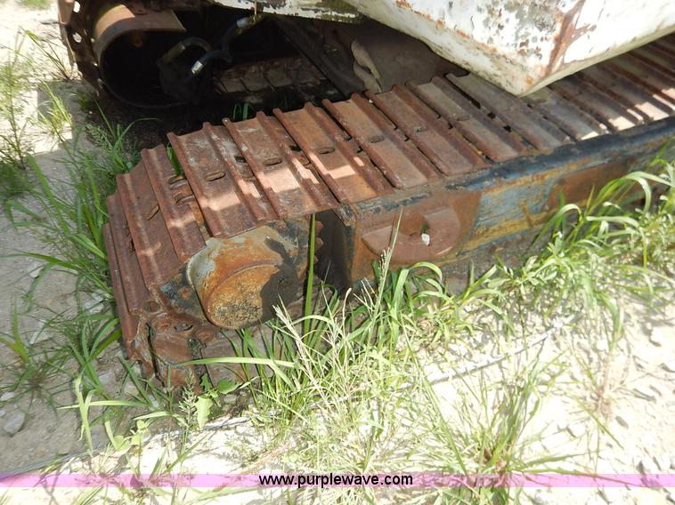 image for item J3758 1988 Bobcat 100 compact excavator