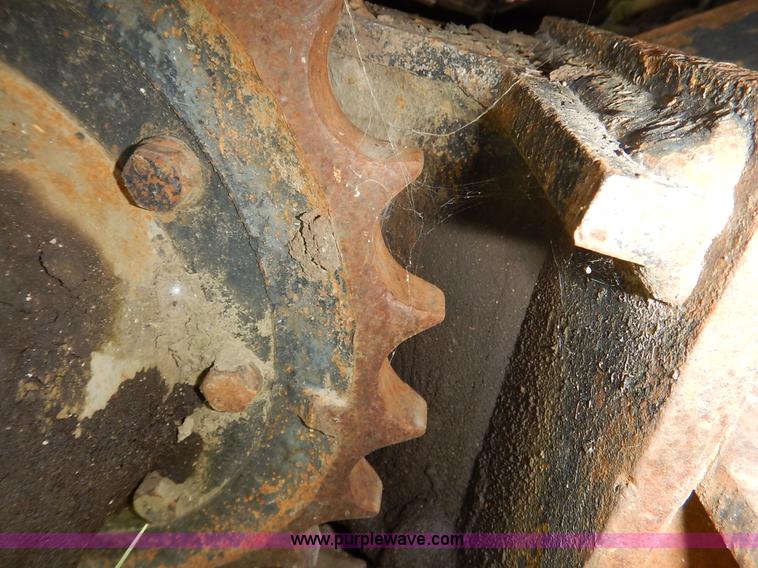 image for item J3758 1988 Bobcat 100 compact excavator