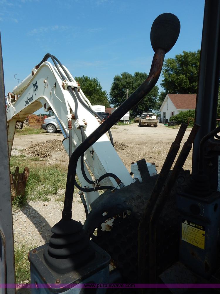 image for item J3758 1988 Bobcat 100 compact excavator