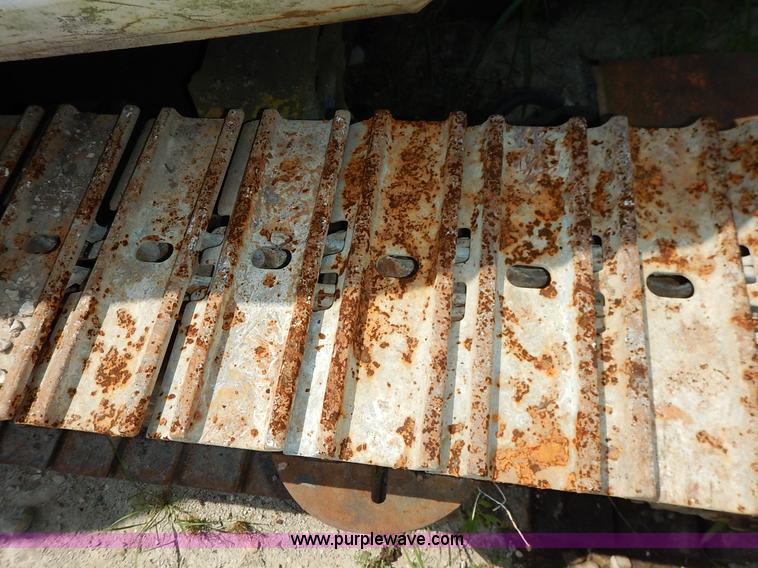 image for item J3758 1988 Bobcat 100 compact excavator