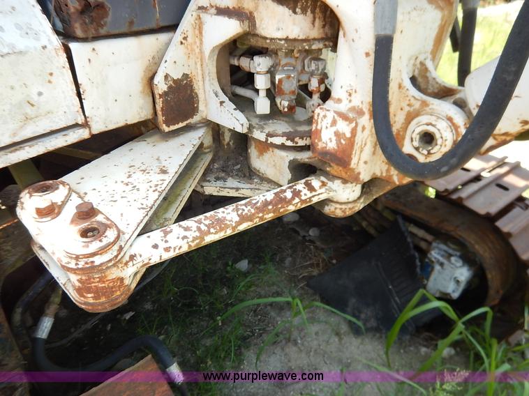 image for item J3758 1988 Bobcat 100 compact excavator