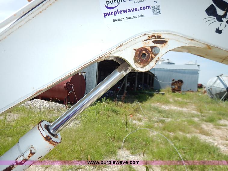 image for item J3758 1988 Bobcat 100 compact excavator