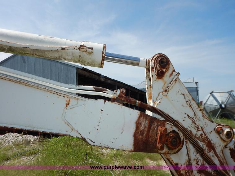 image for item J3758 1988 Bobcat 100 compact excavator