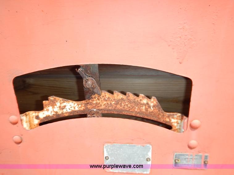 image for item J3763 New Idea manure spreader