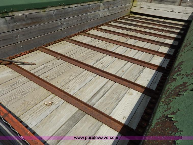 image for item J3763 New Idea manure spreader