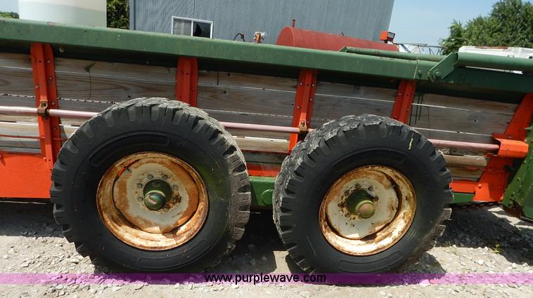 image for item J3763 New Idea manure spreader