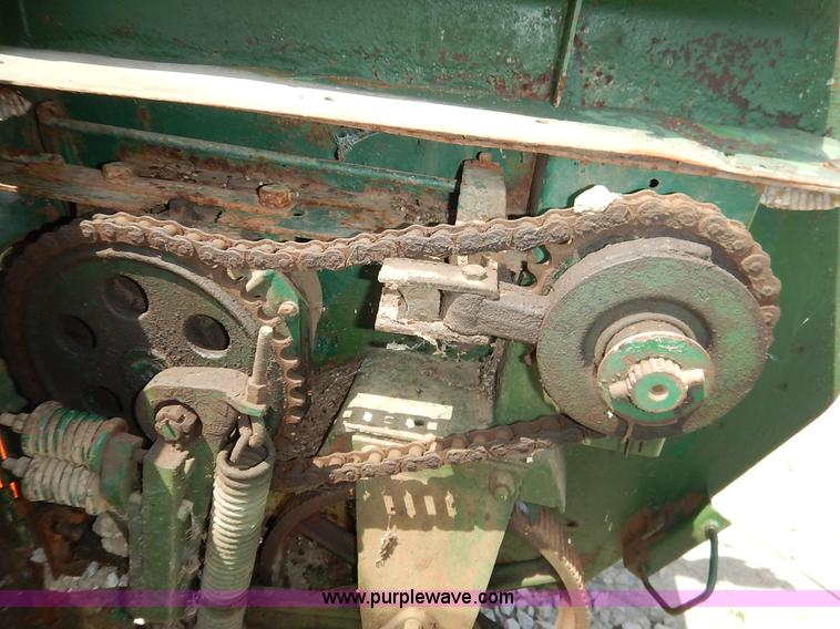 image for item J3763 New Idea manure spreader