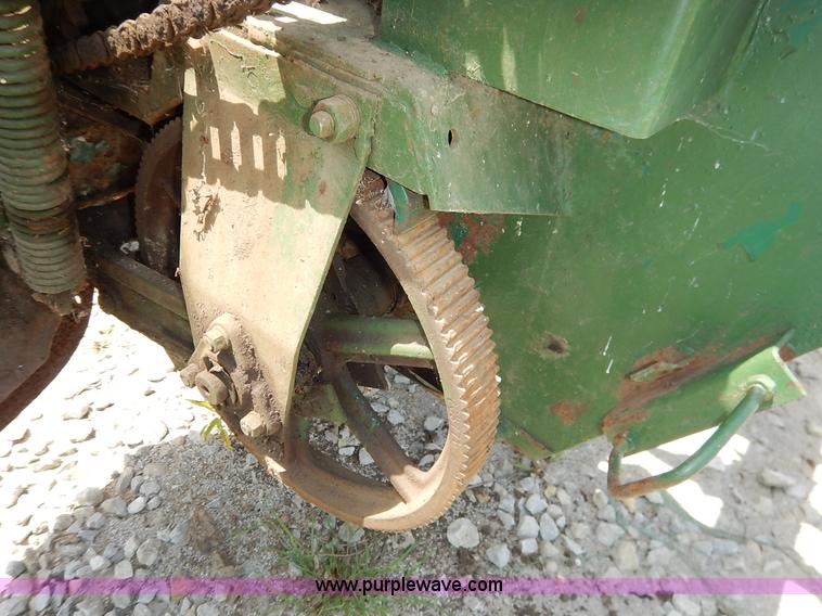 image for item J3763 New Idea manure spreader