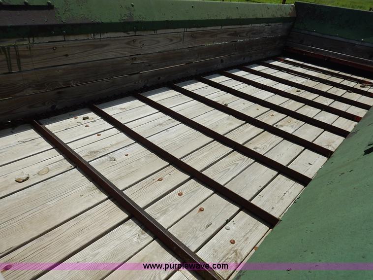 image for item J3763 New Idea manure spreader
