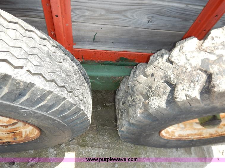 image for item J3763 New Idea manure spreader