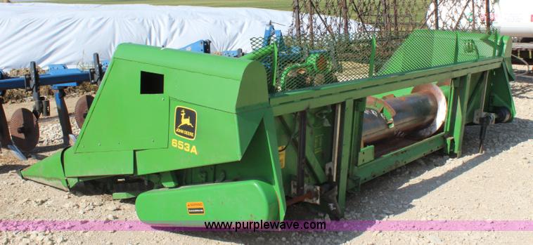 image for item J5839 1995 John Deere 653A row crop head