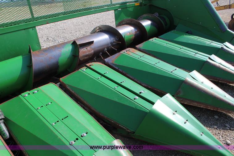 image for item J5839 1995 John Deere 653A row crop head
