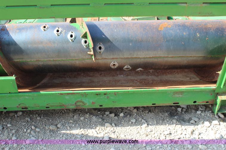 image for item J5839 1995 John Deere 653A row crop head