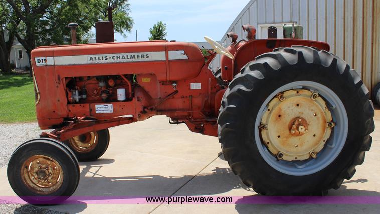 image for item J5863 1962 Allis Chalmers D19 tractor