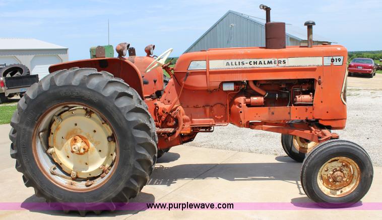 image for item J5863 1962 Allis Chalmers D19 tractor