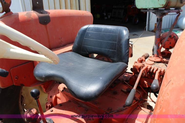 image for item J5863 1962 Allis Chalmers D19 tractor