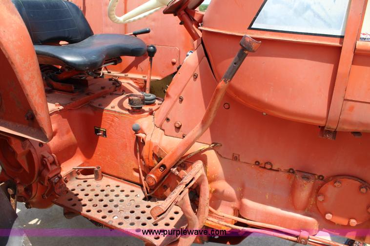 image for item J5863 1962 Allis Chalmers D19 tractor