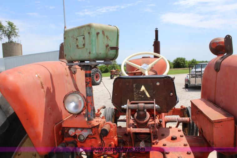 image for item J5863 1962 Allis Chalmers D19 tractor