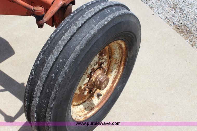 image for item J5863 1962 Allis Chalmers D19 tractor