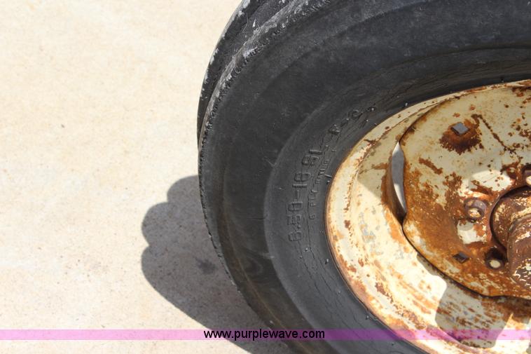 image for item J5863 1962 Allis Chalmers D19 tractor