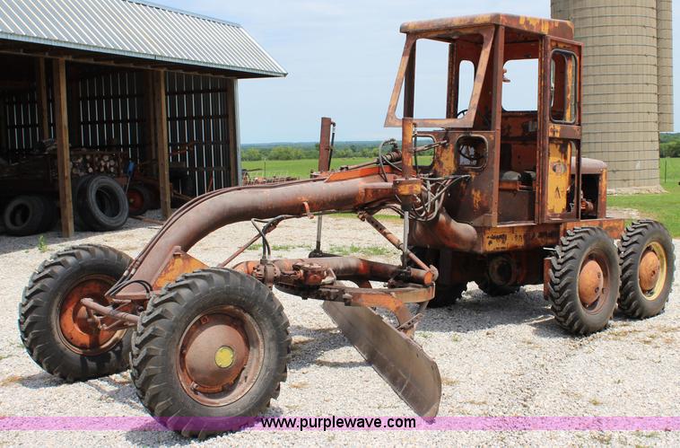 image for item J5869 1954 Allis Chalmers D rigid frame motor grader