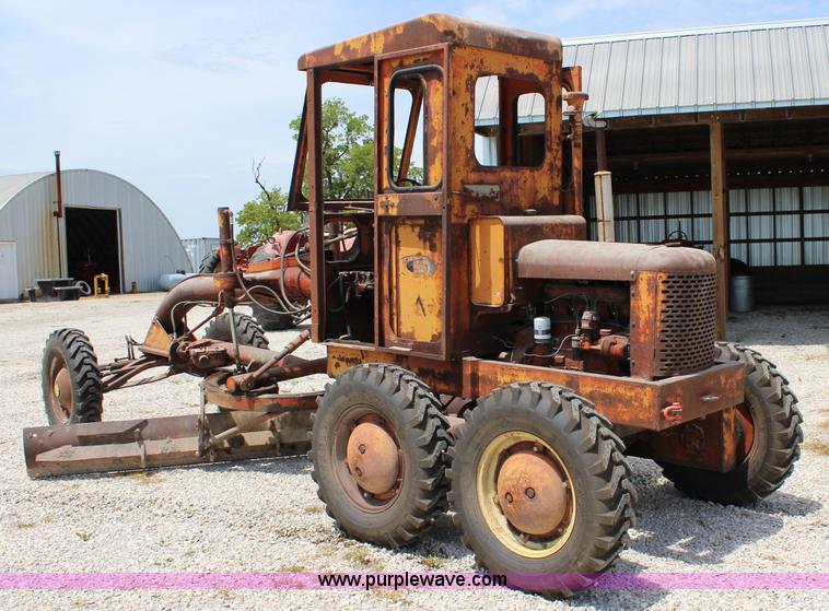 image for item J5869 1954 Allis Chalmers D rigid frame motor grader