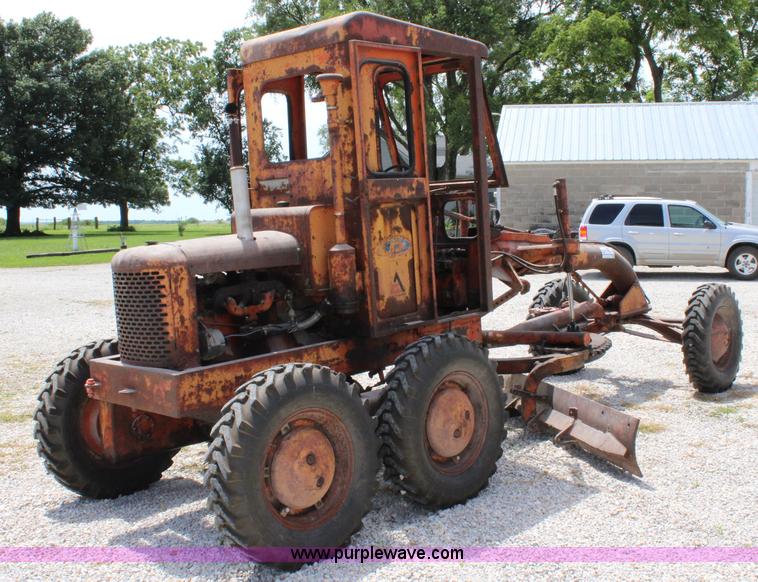 image for item J5869 1954 Allis Chalmers D rigid frame motor grader