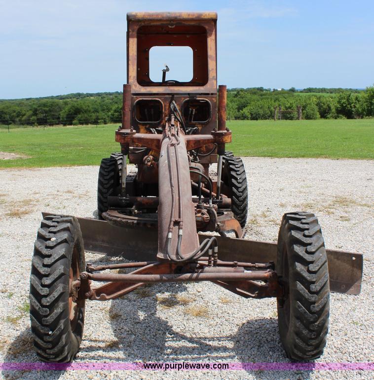 image for item J5869 1954 Allis Chalmers D rigid frame motor grader