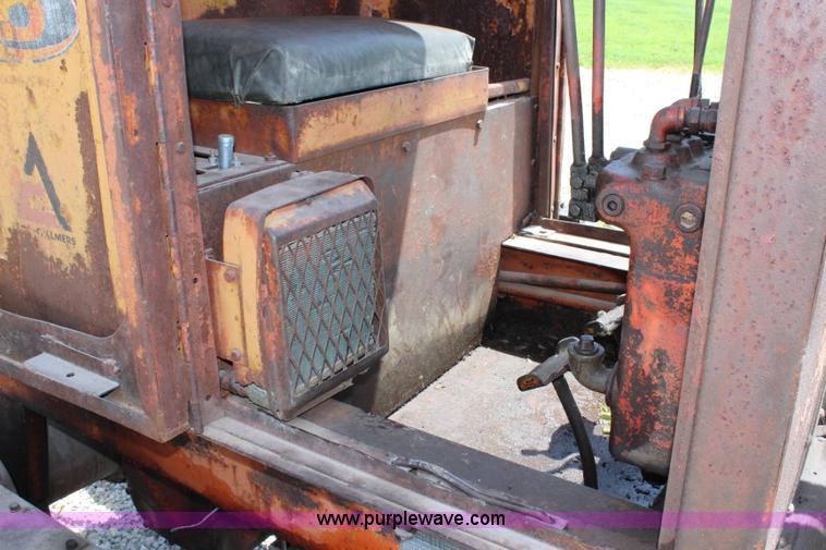 image for item J5869 1954 Allis Chalmers D rigid frame motor grader