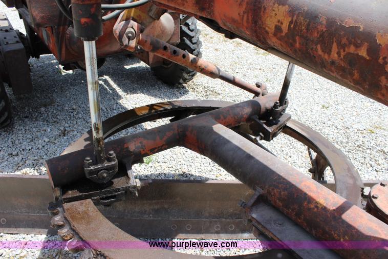 image for item J5869 1954 Allis Chalmers D rigid frame motor grader