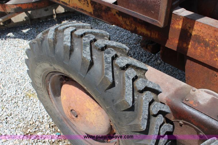 image for item J5869 1954 Allis Chalmers D rigid frame motor grader