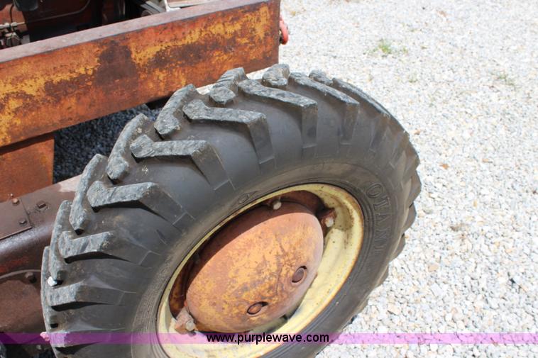 image for item J5869 1954 Allis Chalmers D rigid frame motor grader