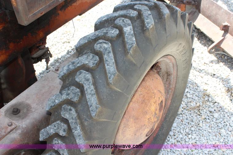 image for item J5869 1954 Allis Chalmers D rigid frame motor grader