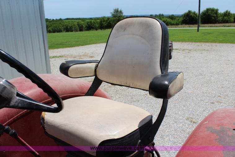 image for item J5870 1965 International 806 Wheatland tractor