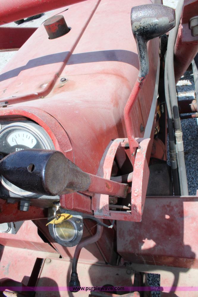 image for item J5870 1965 International 806 Wheatland tractor