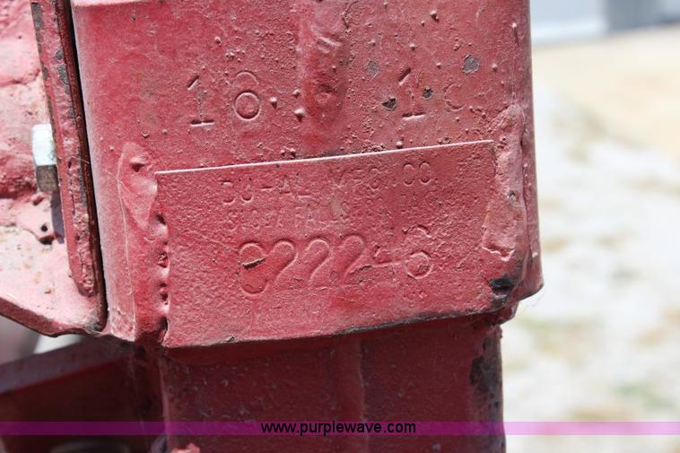 image for item J5870 1965 International 806 Wheatland tractor