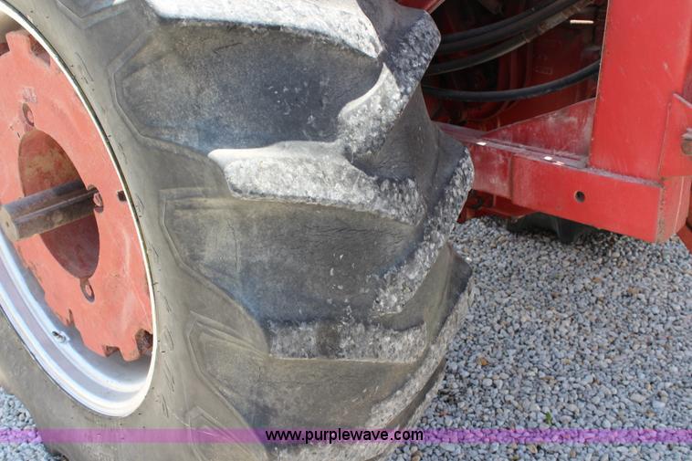 image for item J5870 1965 International 806 Wheatland tractor