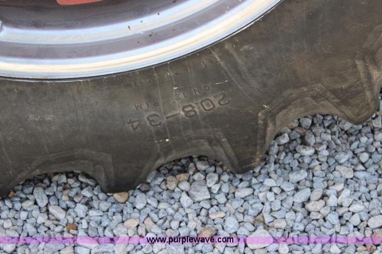 image for item J5870 1965 International 806 Wheatland tractor