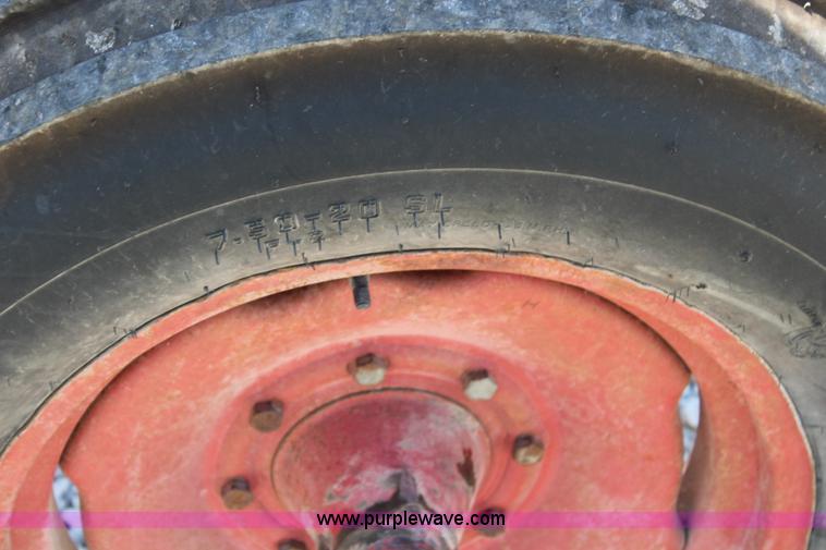 image for item J5870 1965 International 806 Wheatland tractor