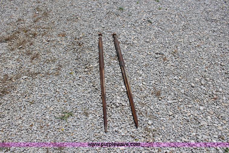 image for item J5870 1965 International 806 Wheatland tractor