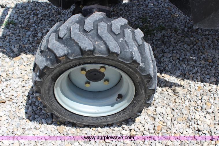 image for item J5871 2005 AGCO ST22A MFWD tractor