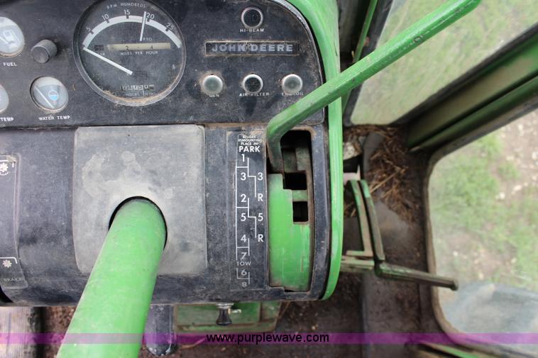 image for item J5874 1972 John Deere 4620 tractor