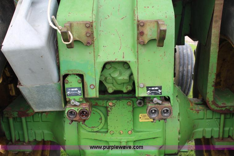 image for item J5874 1972 John Deere 4620 tractor