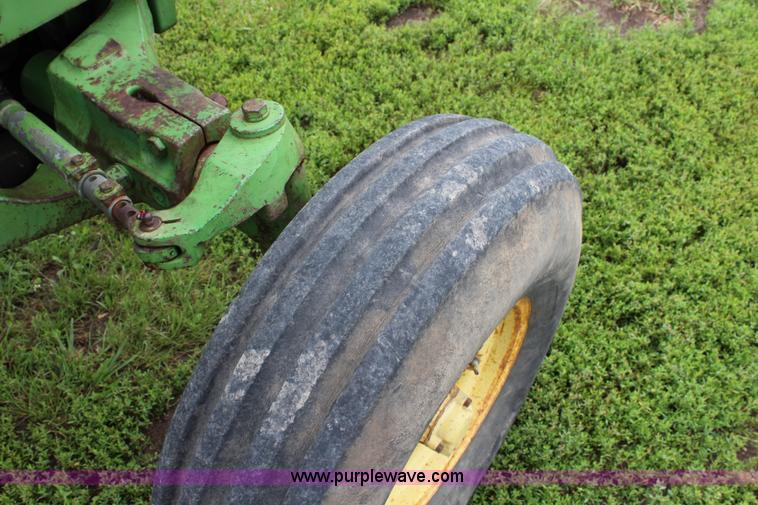 image for item J5874 1972 John Deere 4620 tractor