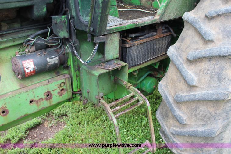 image for item J5874 1972 John Deere 4620 tractor