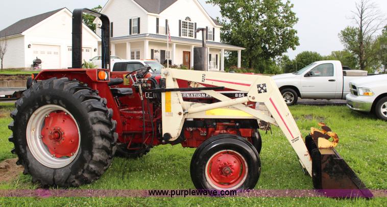 image for item J5882 1983 International 884 tractor